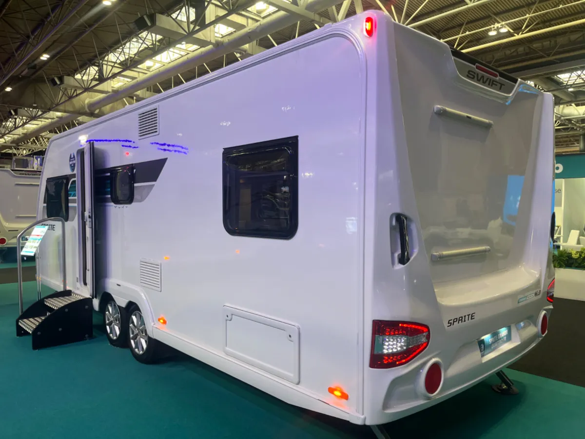 2025 SWIFT FB QUATTRO GRANDE 6/7 BERTH 8FT WIDE - Image 3