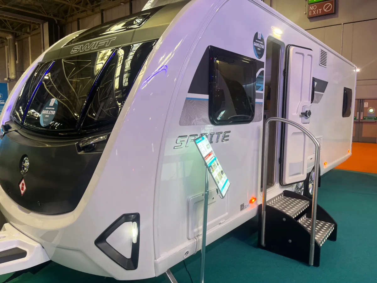 2025 SWIFT FB QUATTRO GRANDE 6/7 BERTH 8FT WIDE - Image 1