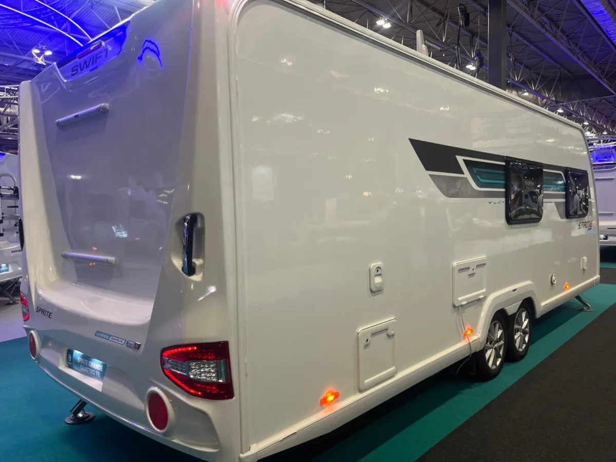 2025 SWIFT FB QUATTRO GRANDE 6/7 BERTH 8FT WIDE - Image 4