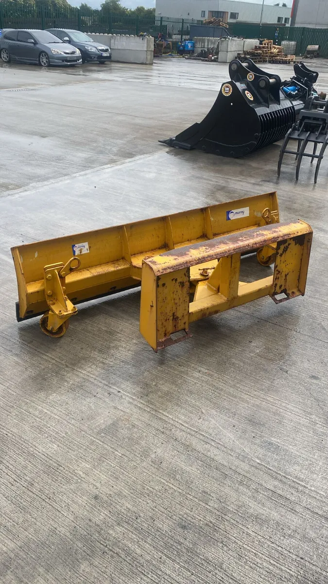Skidsteer yard scraper / snow plough - Image 3