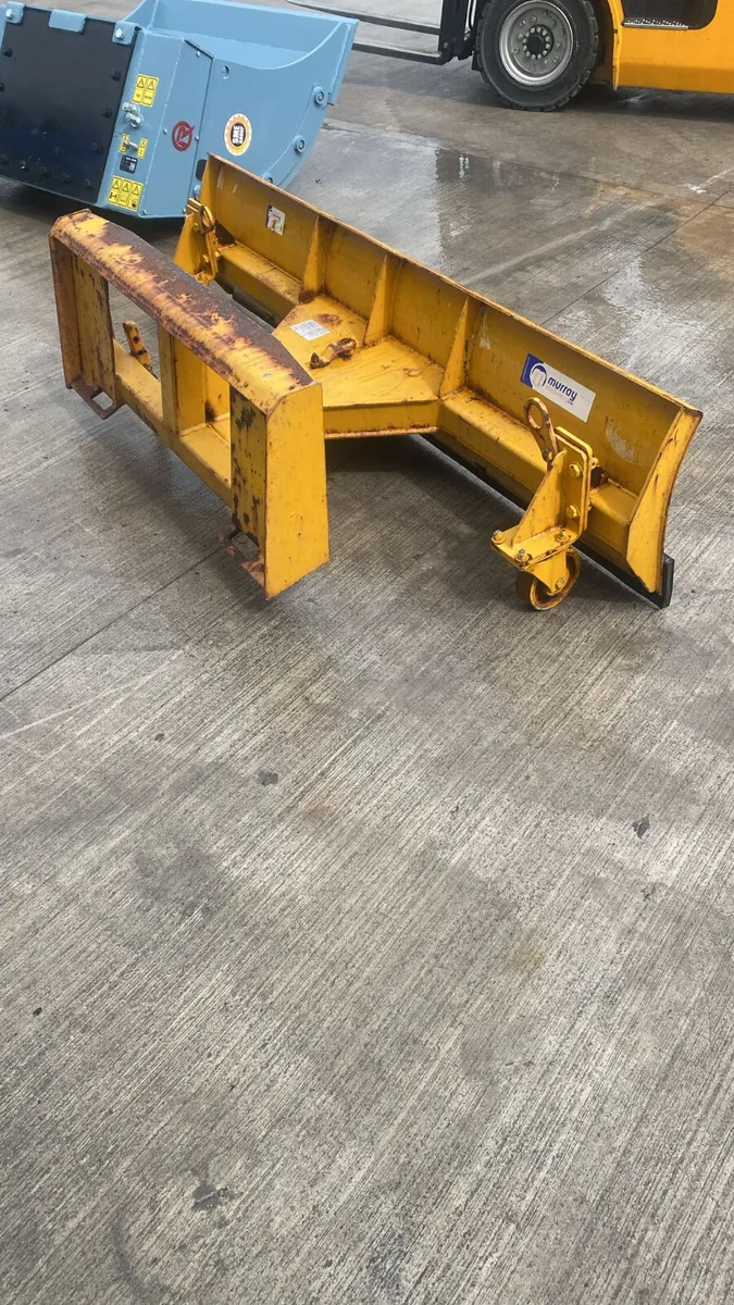 Skidsteer yard scraper / snow plough - Image 2