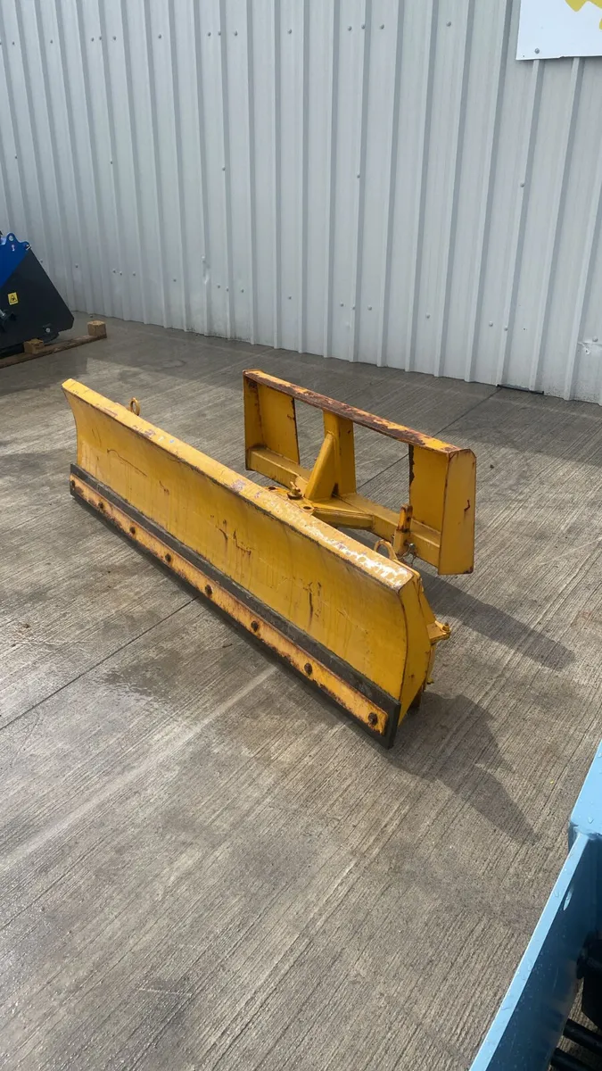 Skidsteer yard scraper / snow plough - Image 4
