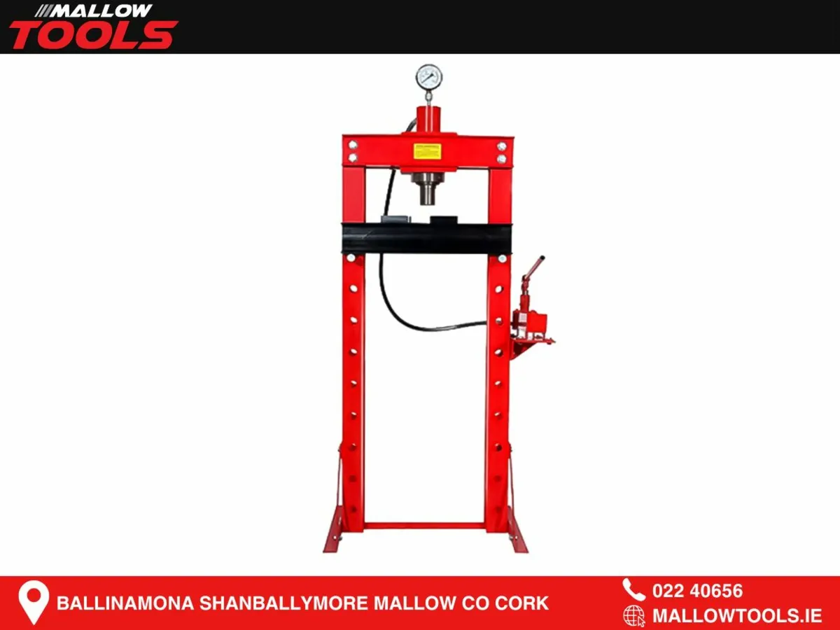 30 Ton Hydraulic Bearing Press c/w Gauge