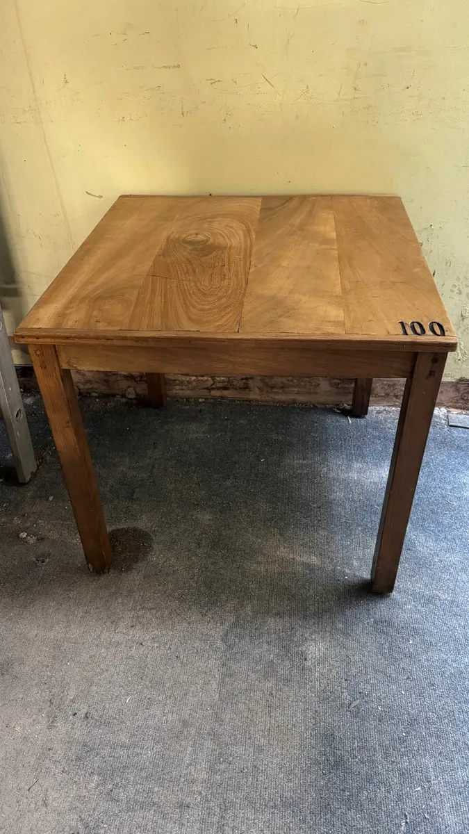 Outdoor tables x 3 - Image 1