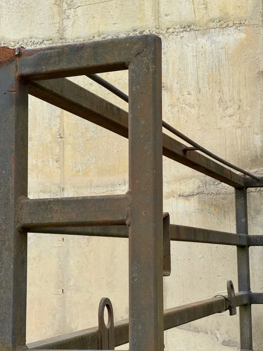 Loader / Teleporter Access Platform - Image 4