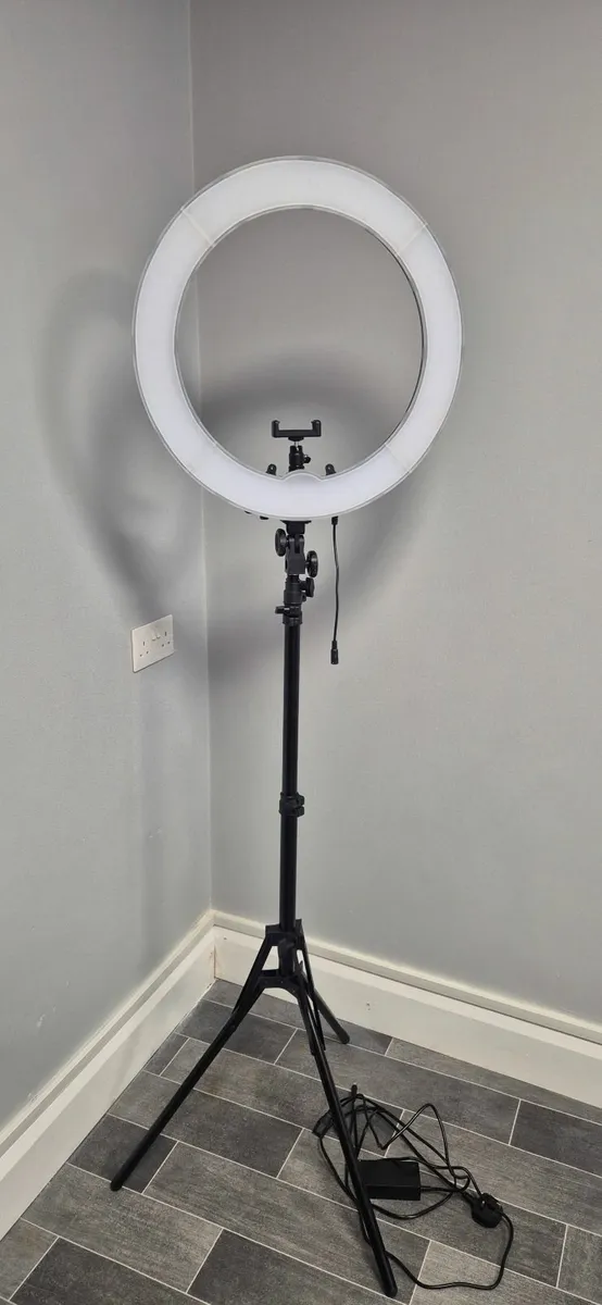 Neewer Ring Light - Image 4