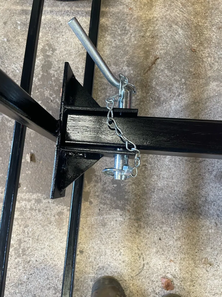 Wheelie bin carriers - Image 3