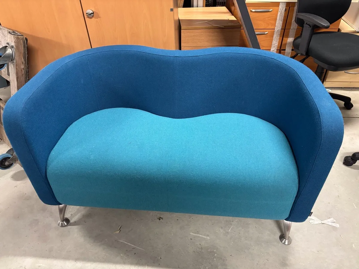 Reception sofa - Image 1
