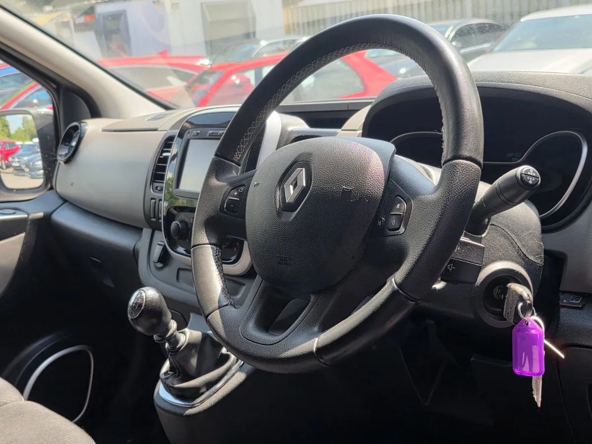 2018 Renault Trafic 1.6 DCI SPORT / VAT INVOICE - Image 4