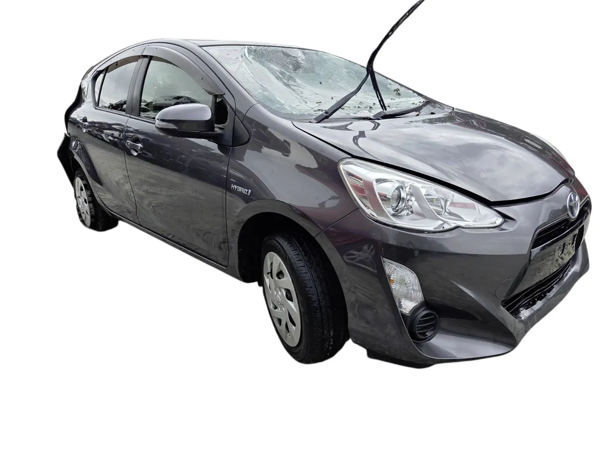 2016 TOYOTA AQUA Breaking/Dismantling - Image 1