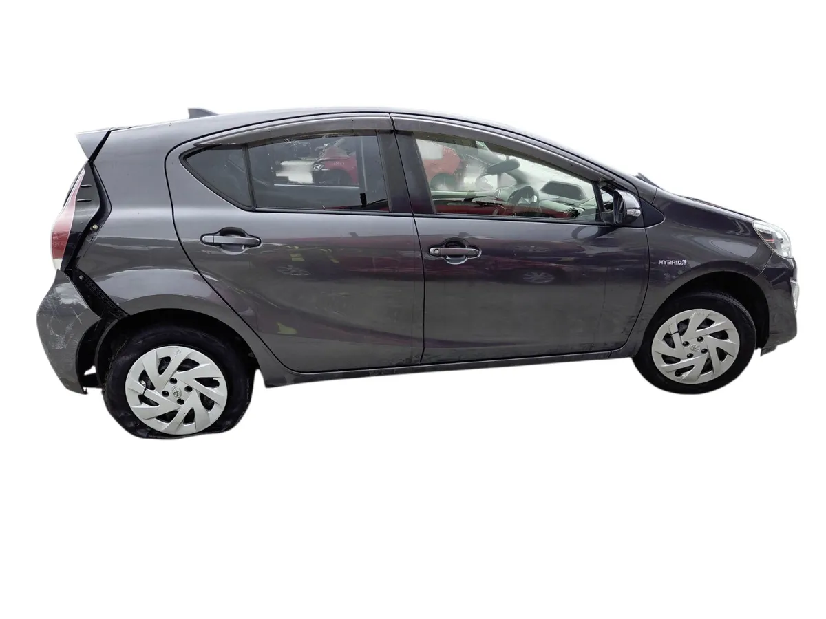 2016 TOYOTA AQUA Breaking/Dismantling - Image 2