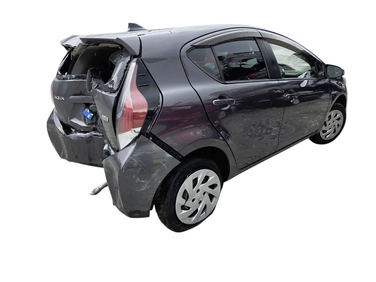 2016 TOYOTA AQUA Breaking/Dismantling - Image 3