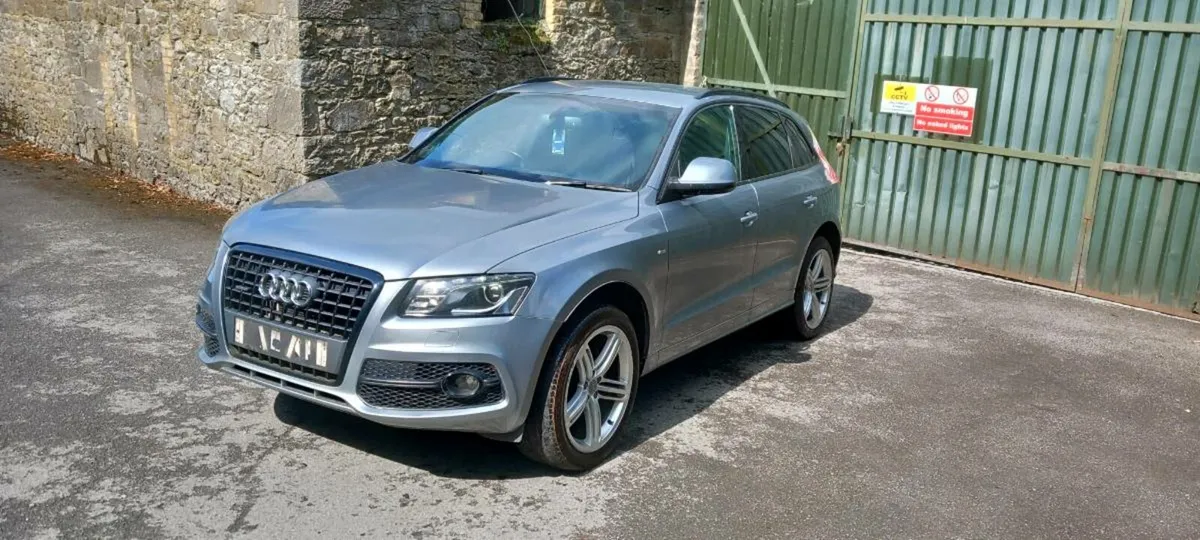 2012 Audi Q5 S-line Black Edition  ♻️ FOR PARTS ♻️ - Image 3