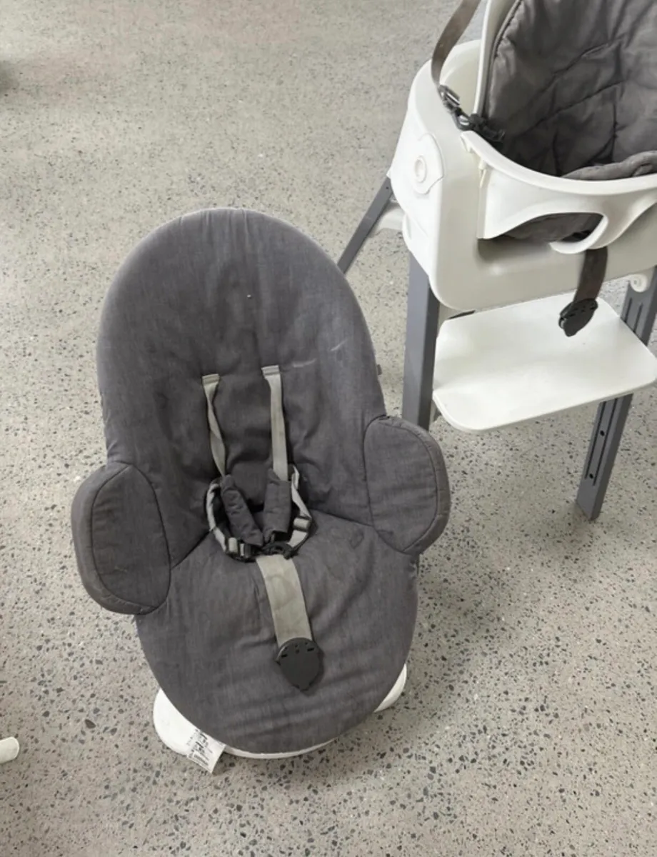 Stokke steps high chair & bouncer set - Image 3
