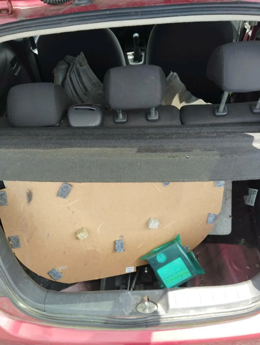 Breaking mitsubishi space star 2014 petrol - Image 3