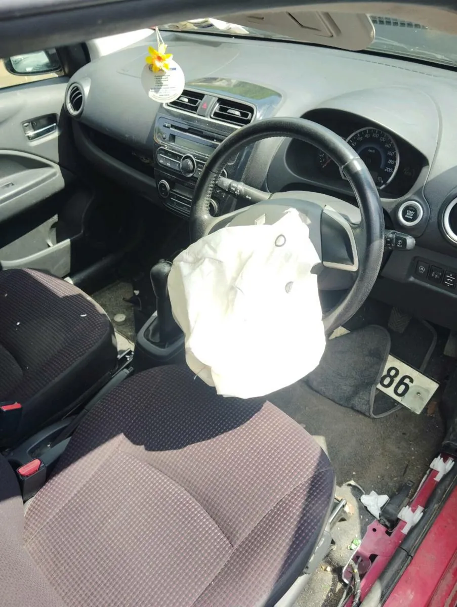 Breaking mitsubishi space star 2014 petrol - Image 4