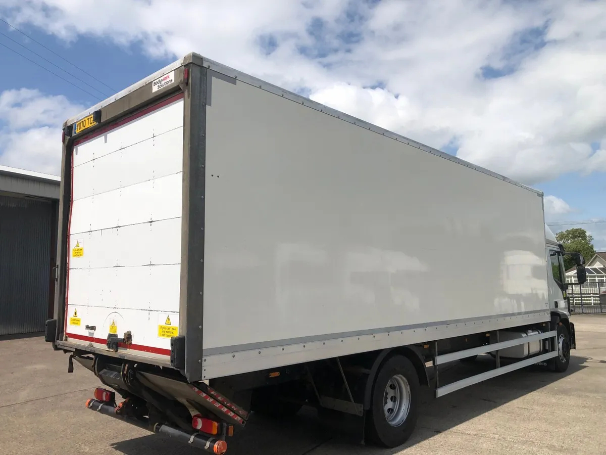 2020 (dec) 18-25 Iveco Eurocargo box lorry - Image 3