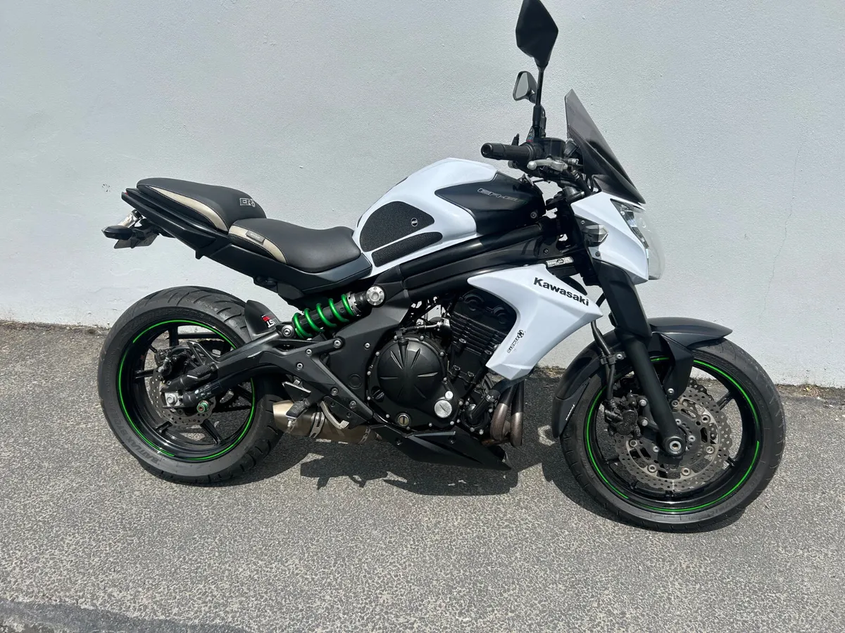 Kawasaki ER6 SUPER BIKE - Image 1