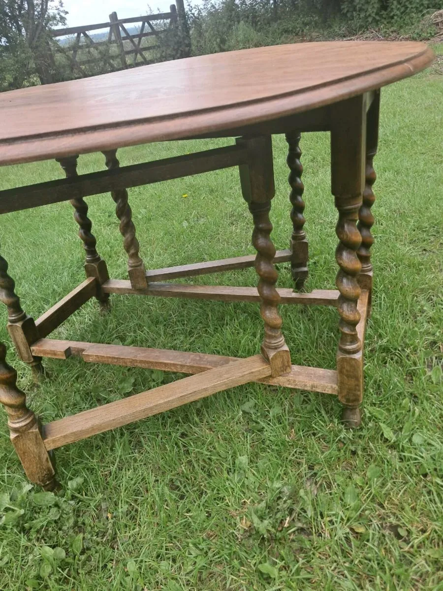 Oak gateleg table - Image 3