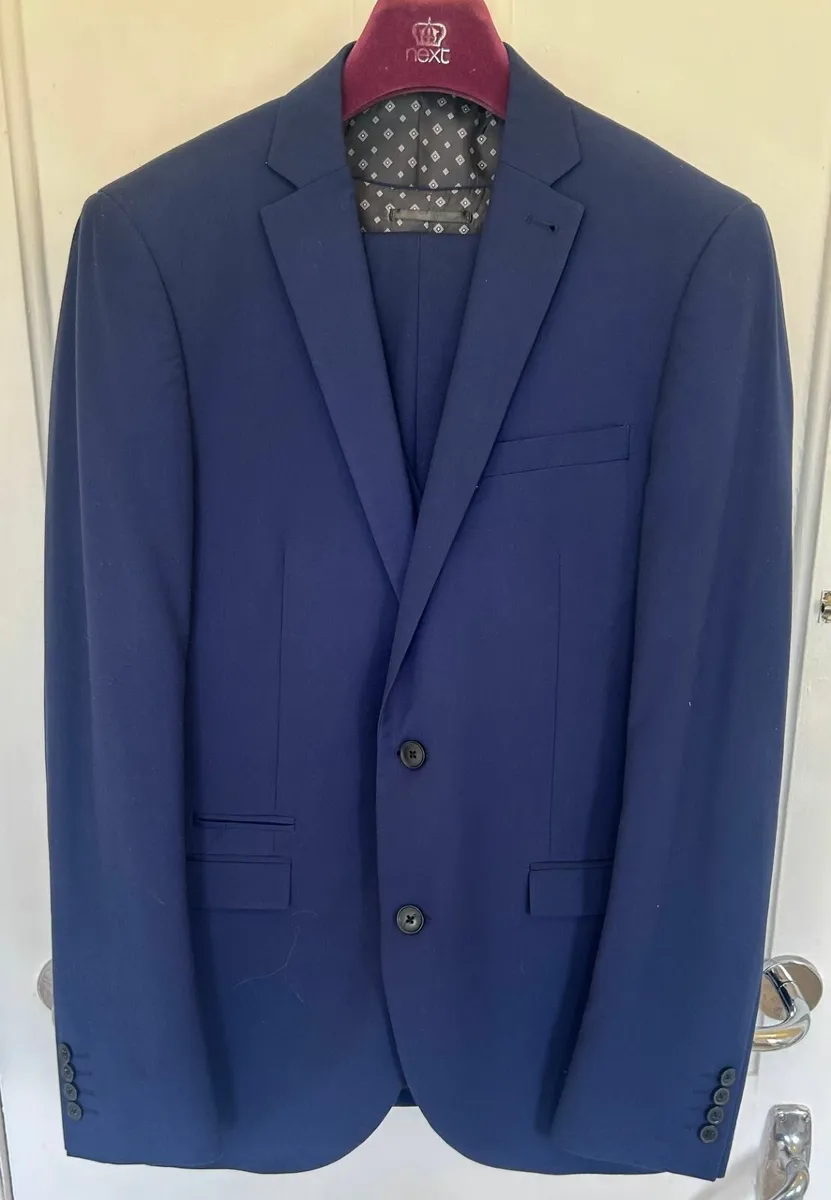 Men’s Next Navy Blue Next 3-Piece Suit, M, MINT! - Image 1