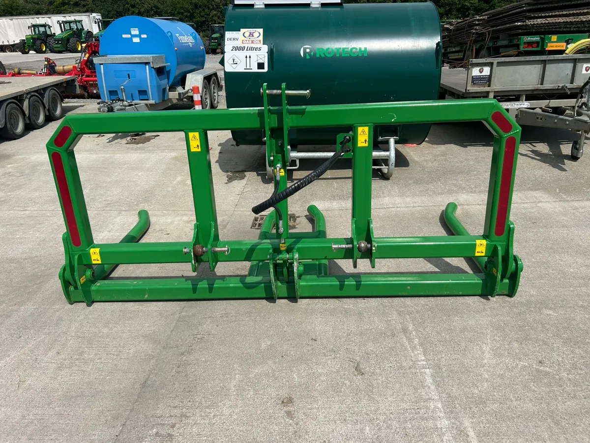 New A Wilson folding bale handler - Image 3