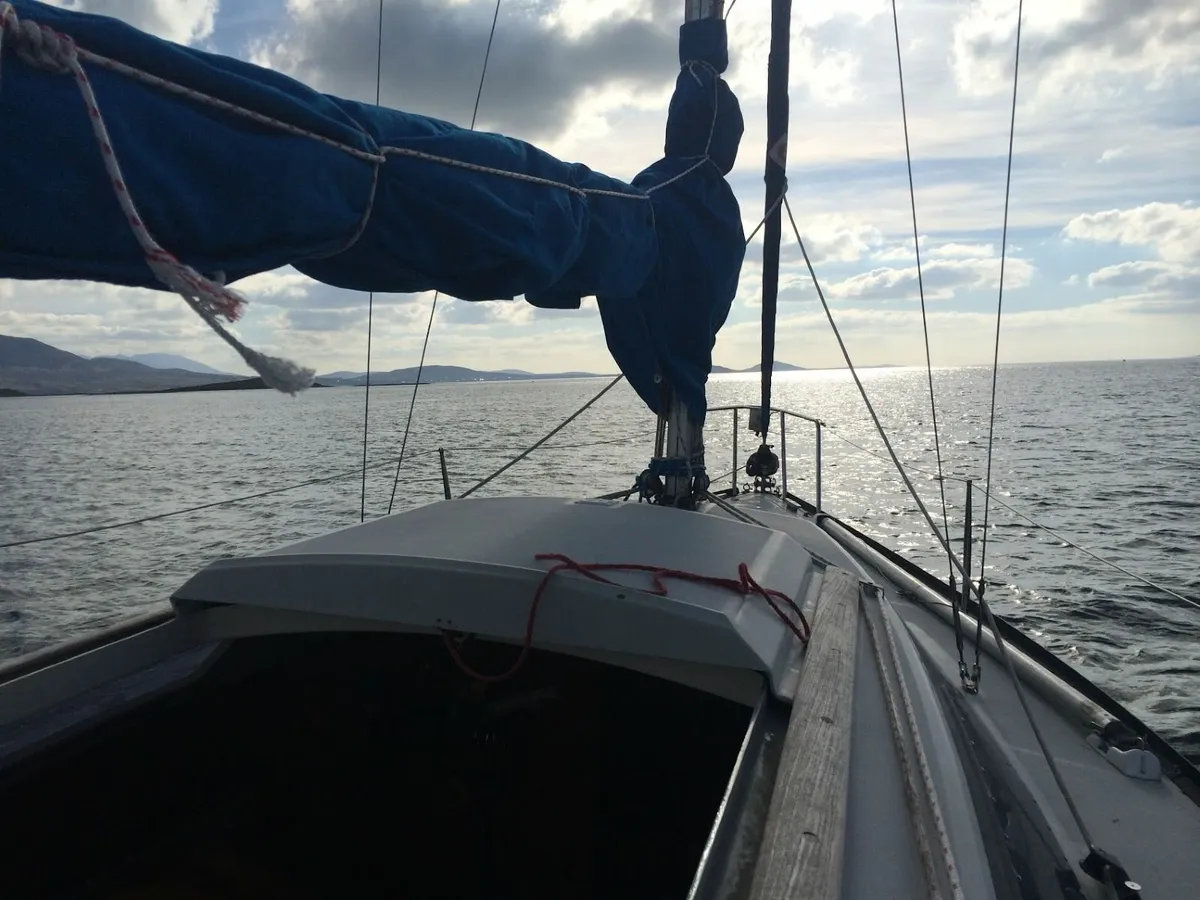 Dufour 1800 - Image 3