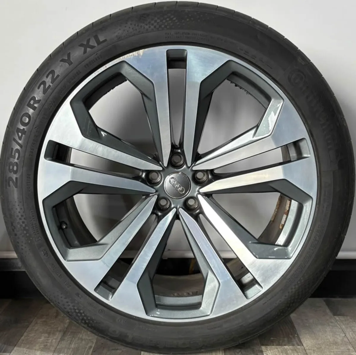 22" Genuine AUDI Q8 SQ Alloy Wheels & Continentals - Image 4