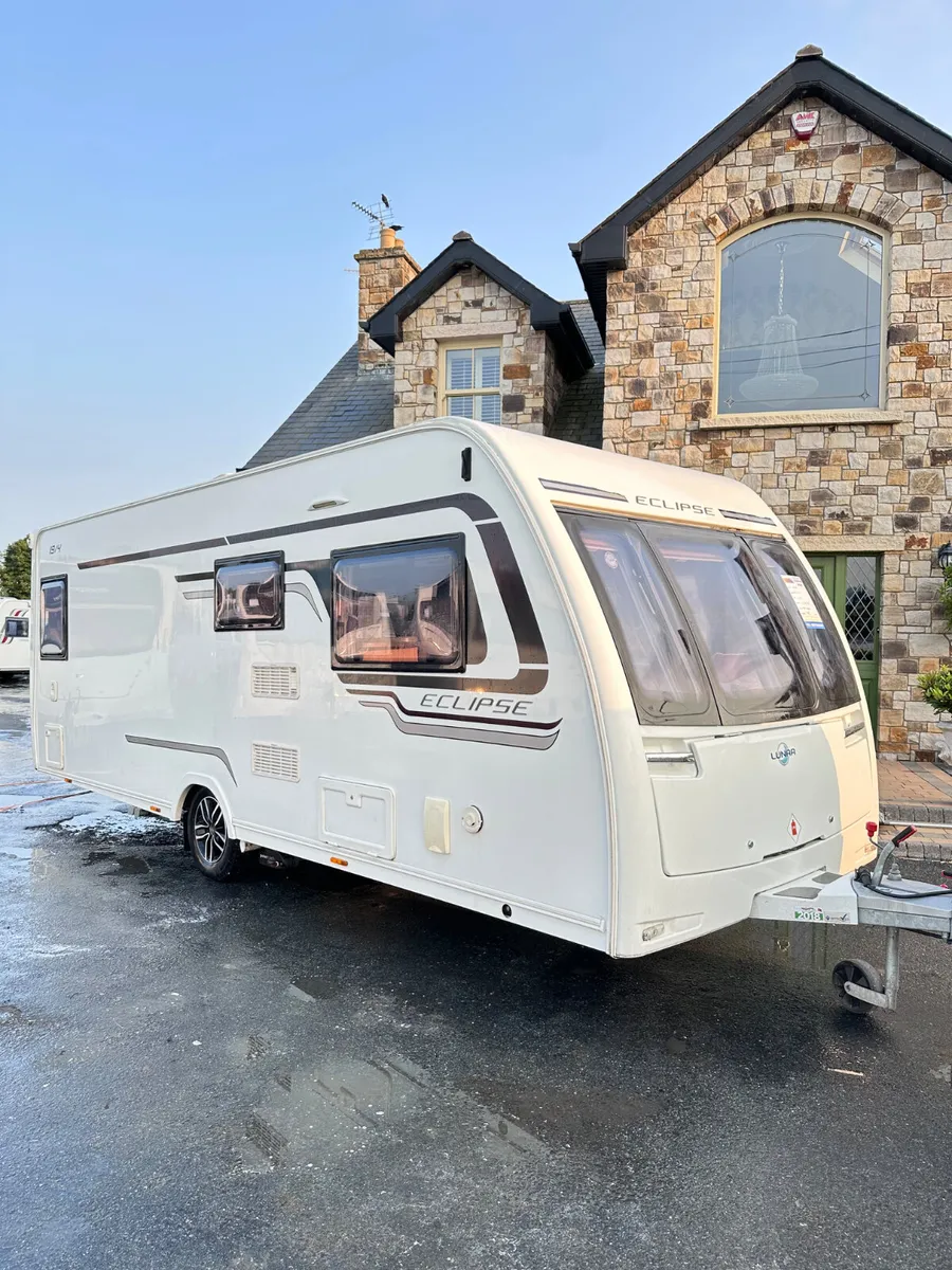 ✨STUNNING 2016 LUNAR ECLIPSE 4 BERTH FIXED BED✨ - Image 1