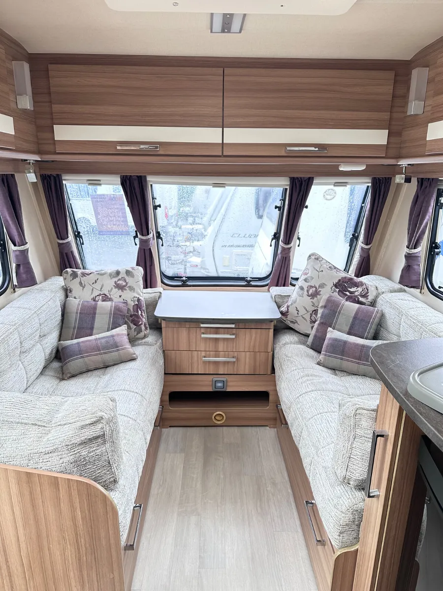 ✨STUNNING 2016 LUNAR ECLIPSE 4 BERTH FIXED BED✨ - Image 4