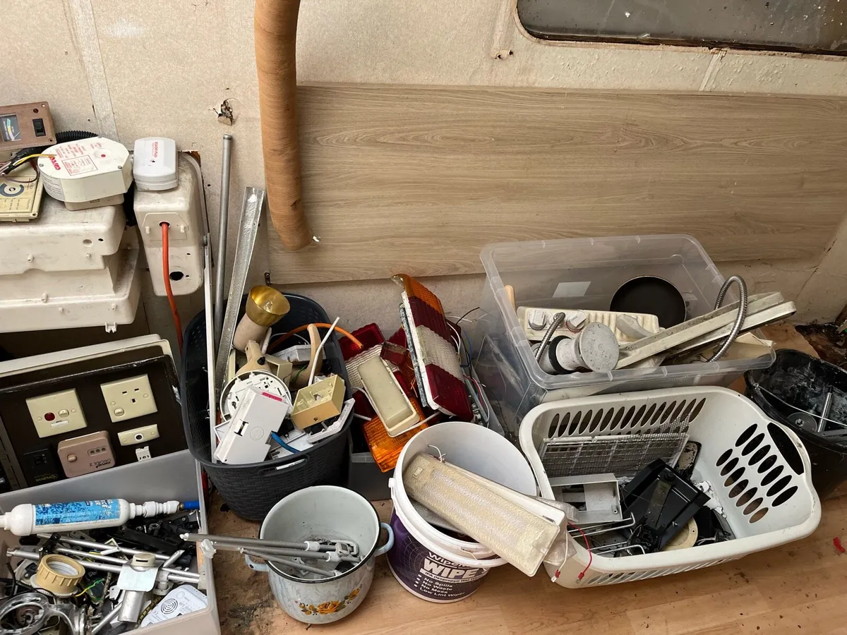 Caravan skylights, cushions,windows etc - Image 2