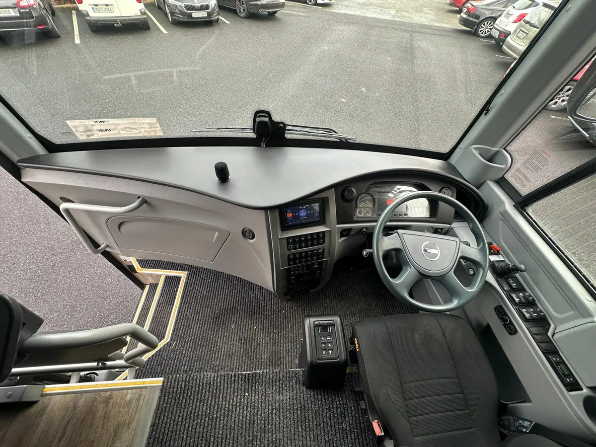 Grand Toro 37 Seats + Driver - Image 3