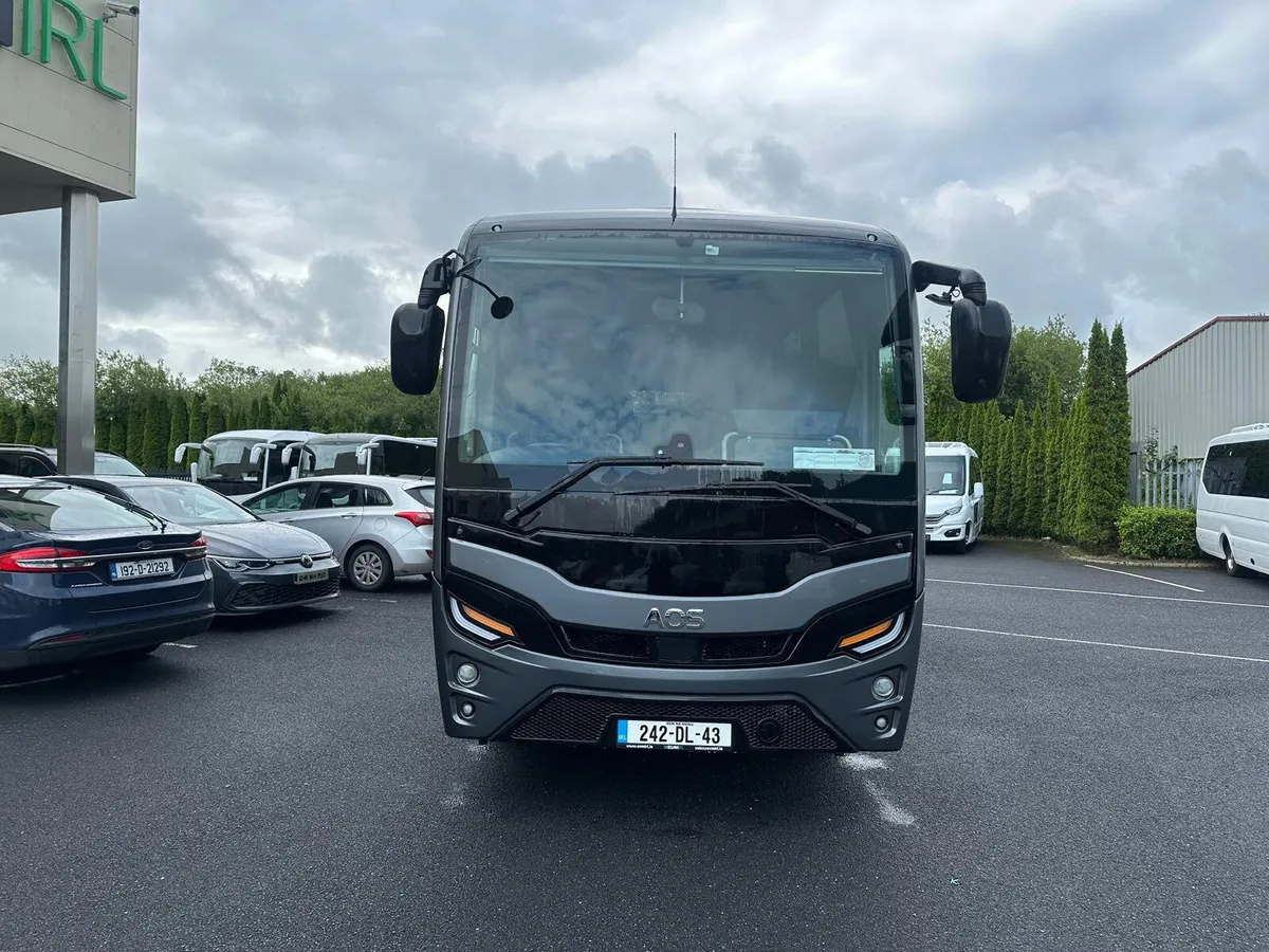 Grand Toro 37 Seats + Driver - Image 2