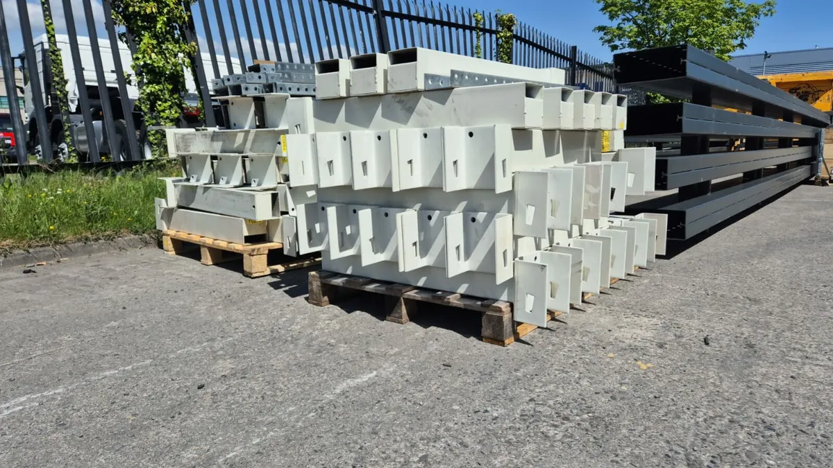 Cantilever racking  phone james walsh - Image 1