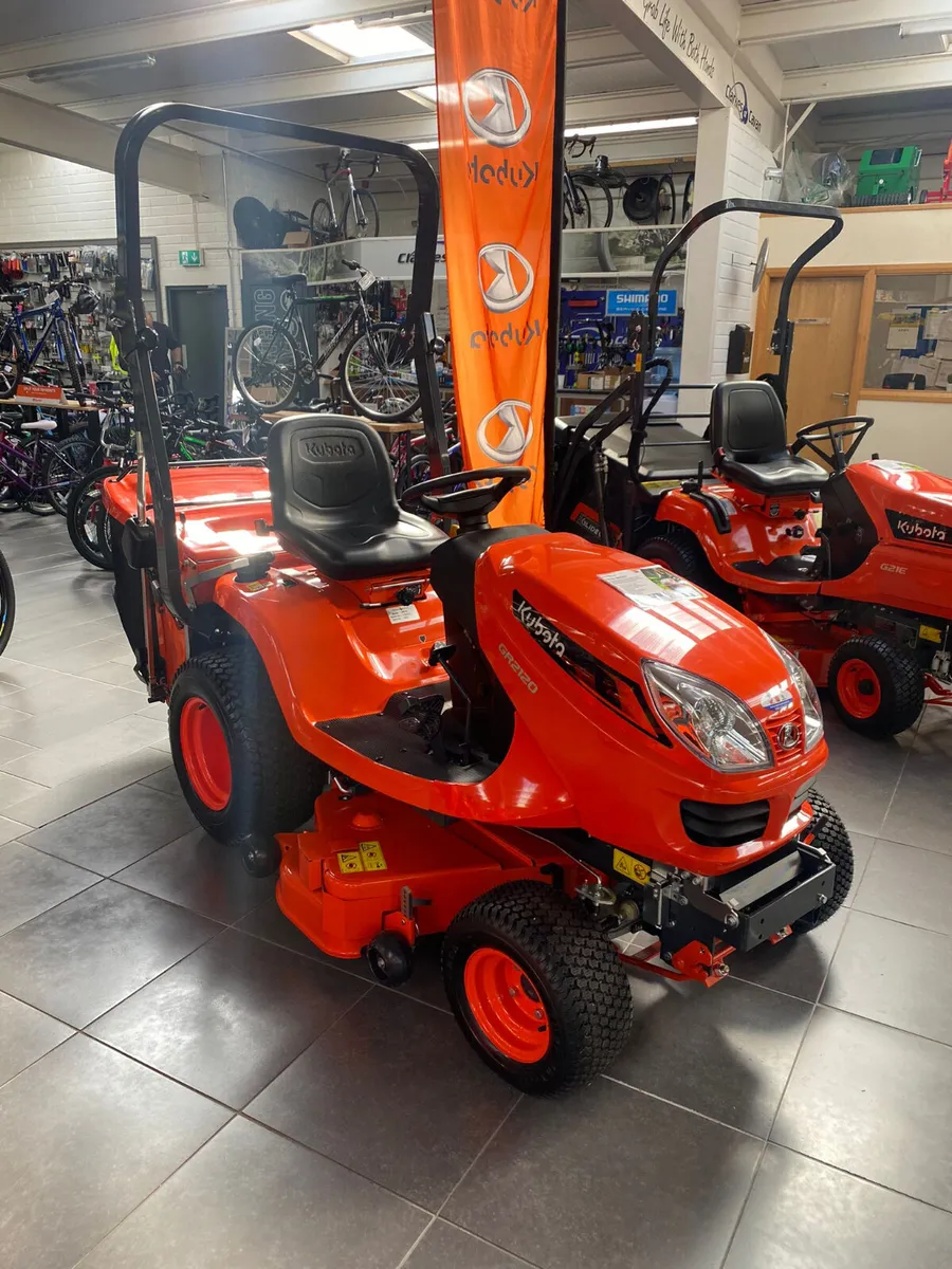 New Kubota GR2120 Ride-on Lawnmower - Image 4