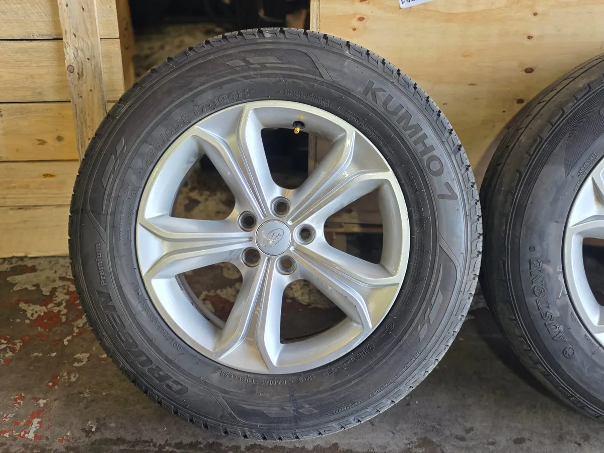 #6 Genuine Landrover/Range Rover Alloys 17" 5X108 - Image 3