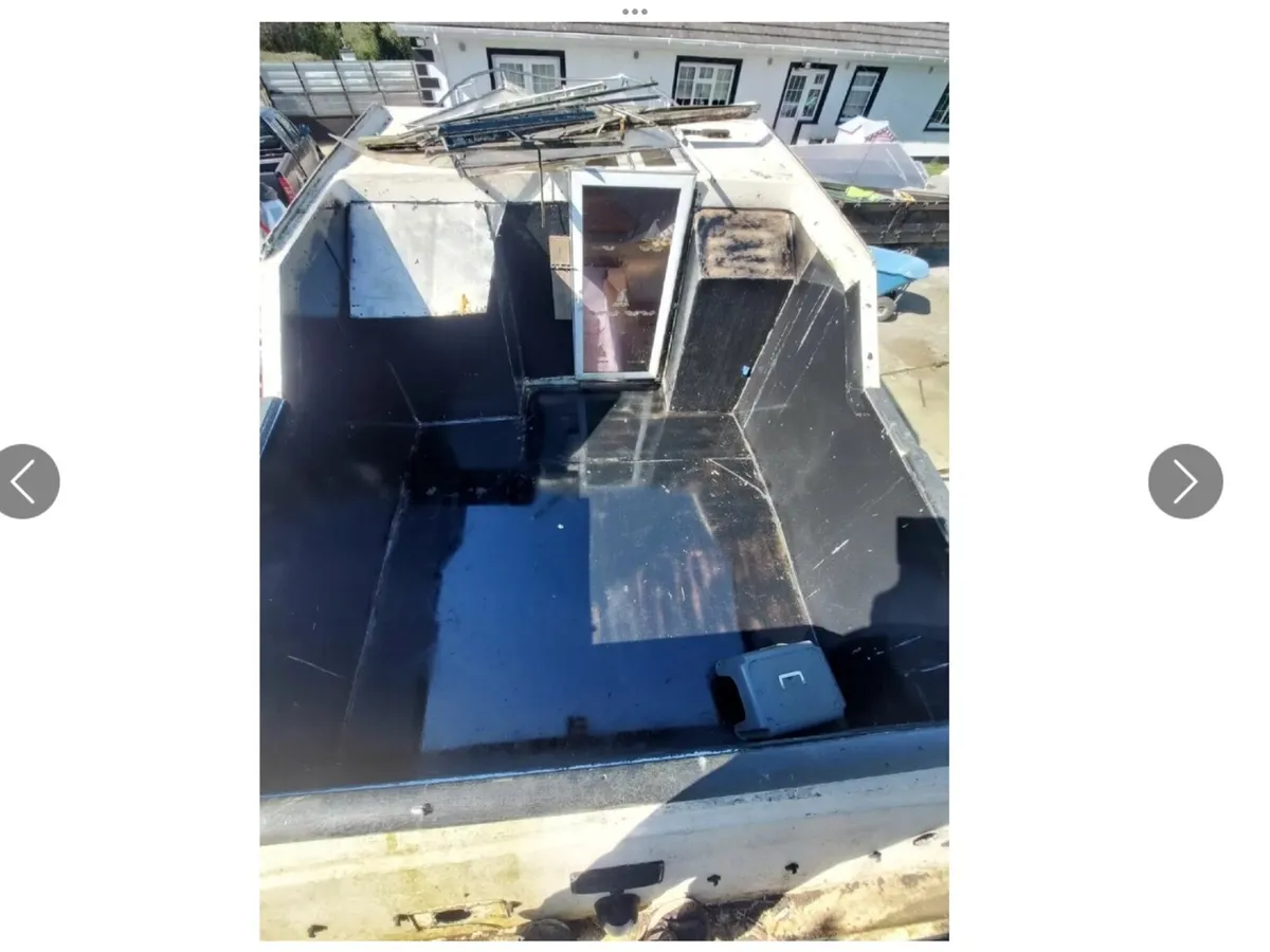 Invader 2200 motor cruiser boat - Image 4