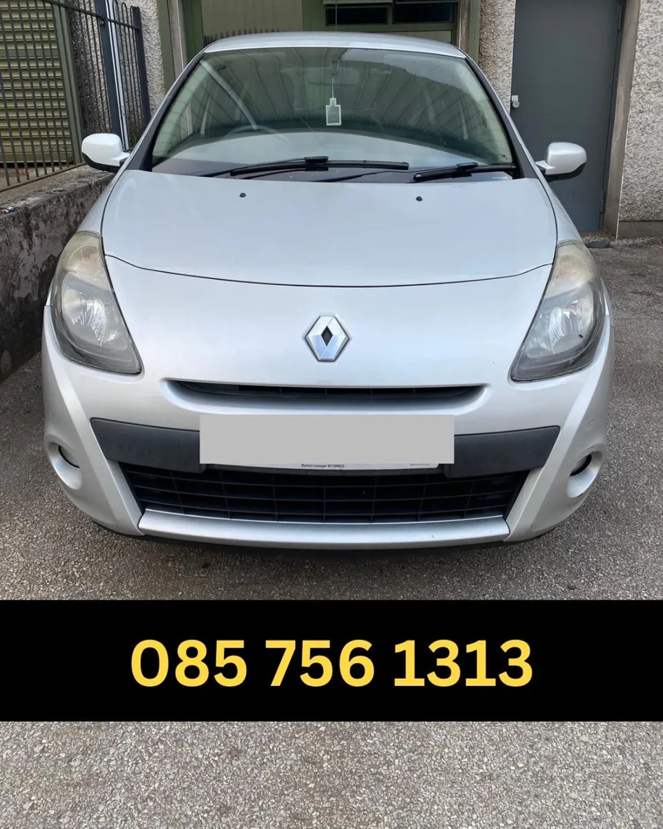 2012 Renault Clio 1.2petrol for breaking - Image 1