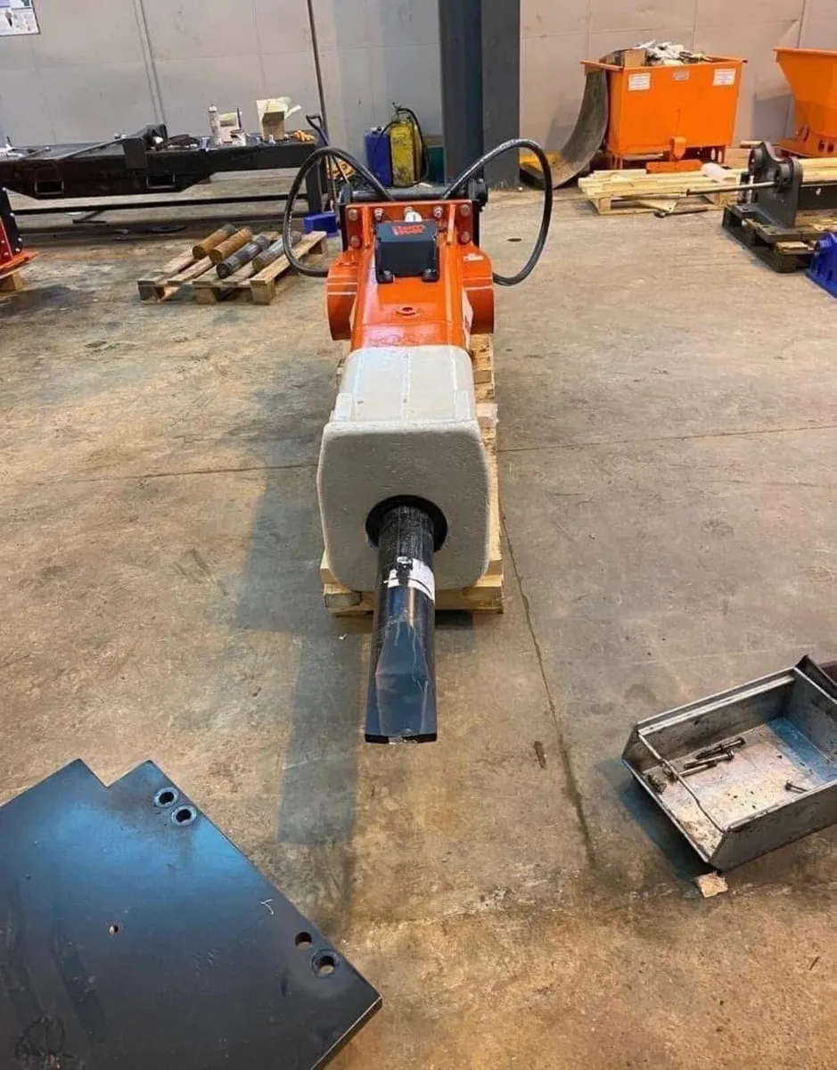 Rammer BR2577 Hydraulic Hammer/ Breaker 20-35T - Image 4