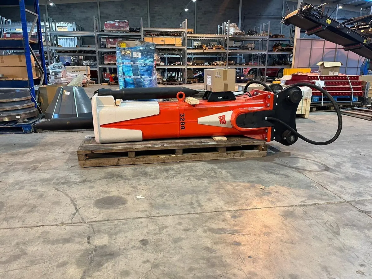 Rammer BR3288 Hydraulic Hammer/ Breaker 28-42T - Image 1