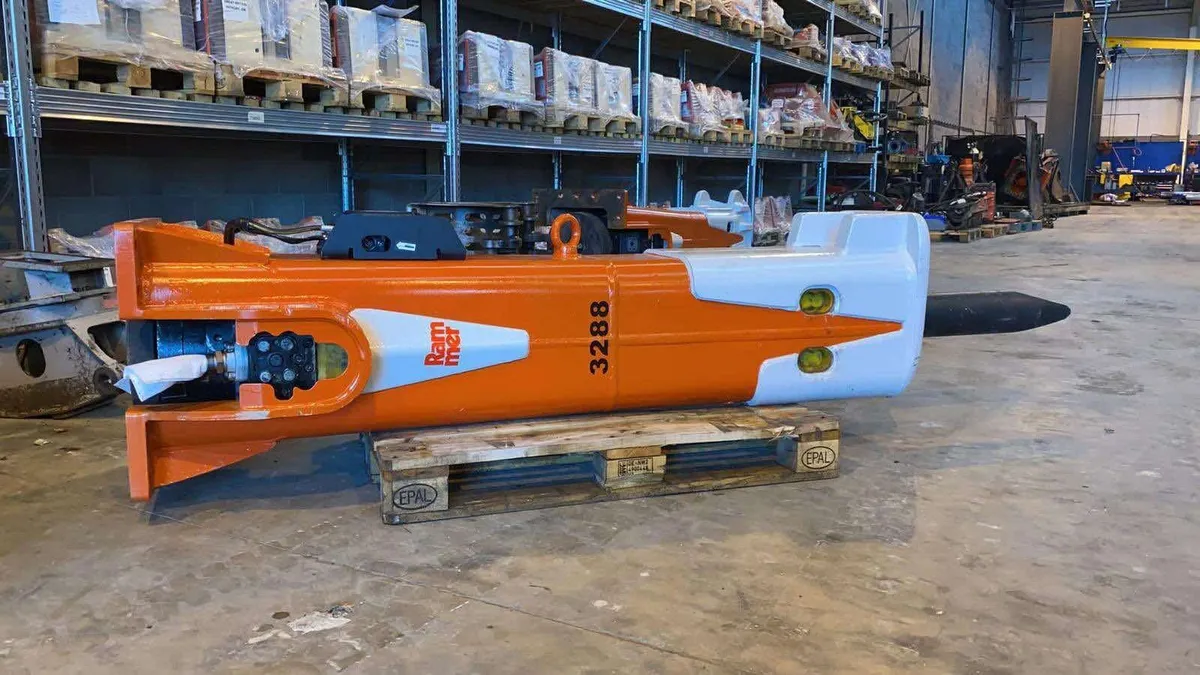 Rammer BR3288 Hydraulic Hammer/ Breaker 28-42T - Image 3