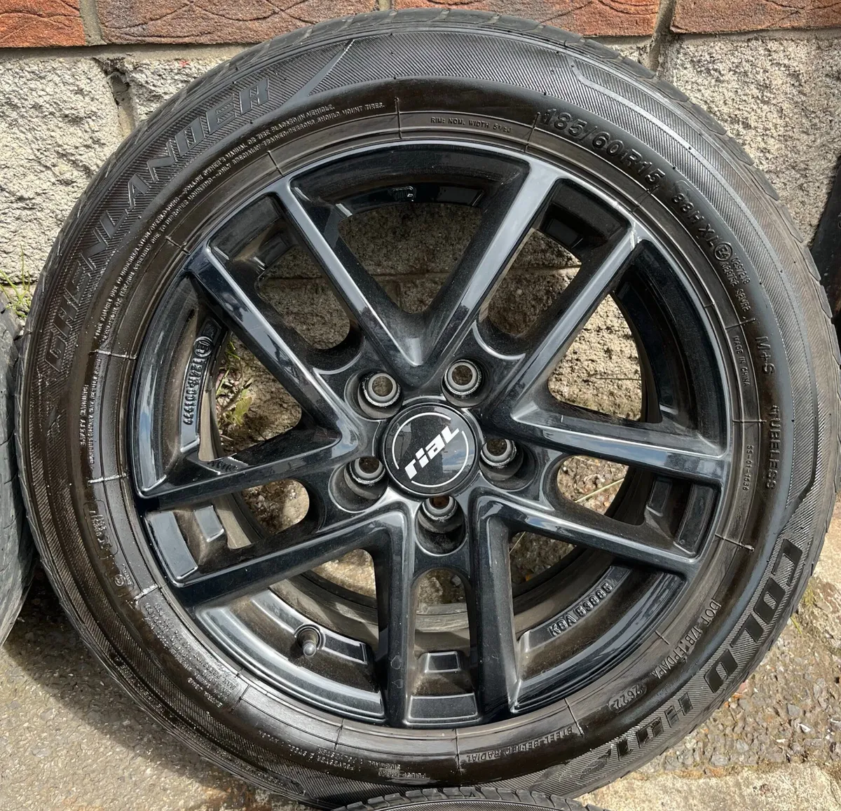 VW Polo 15" Black Alloys with Tyres - Image 4