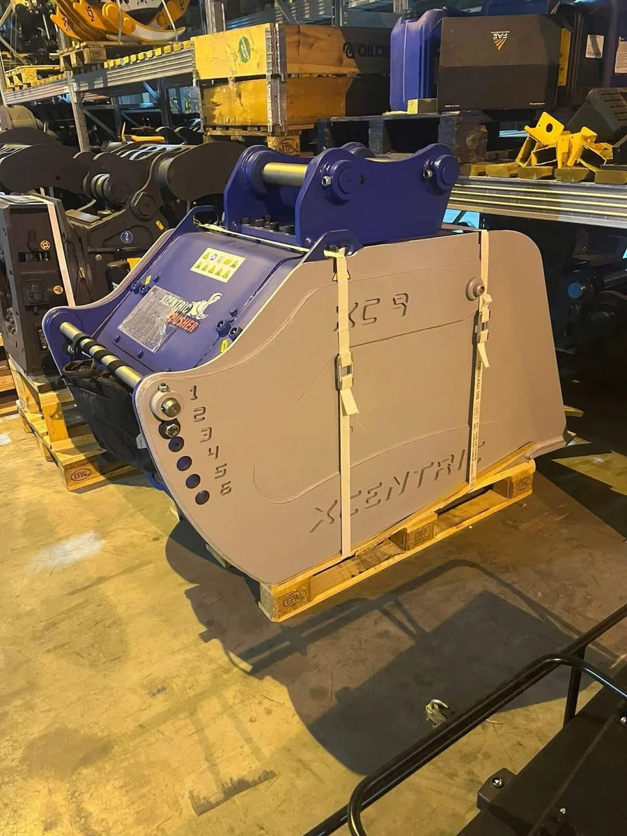 Xcentric XC9 Crushing Bucket - Image 3