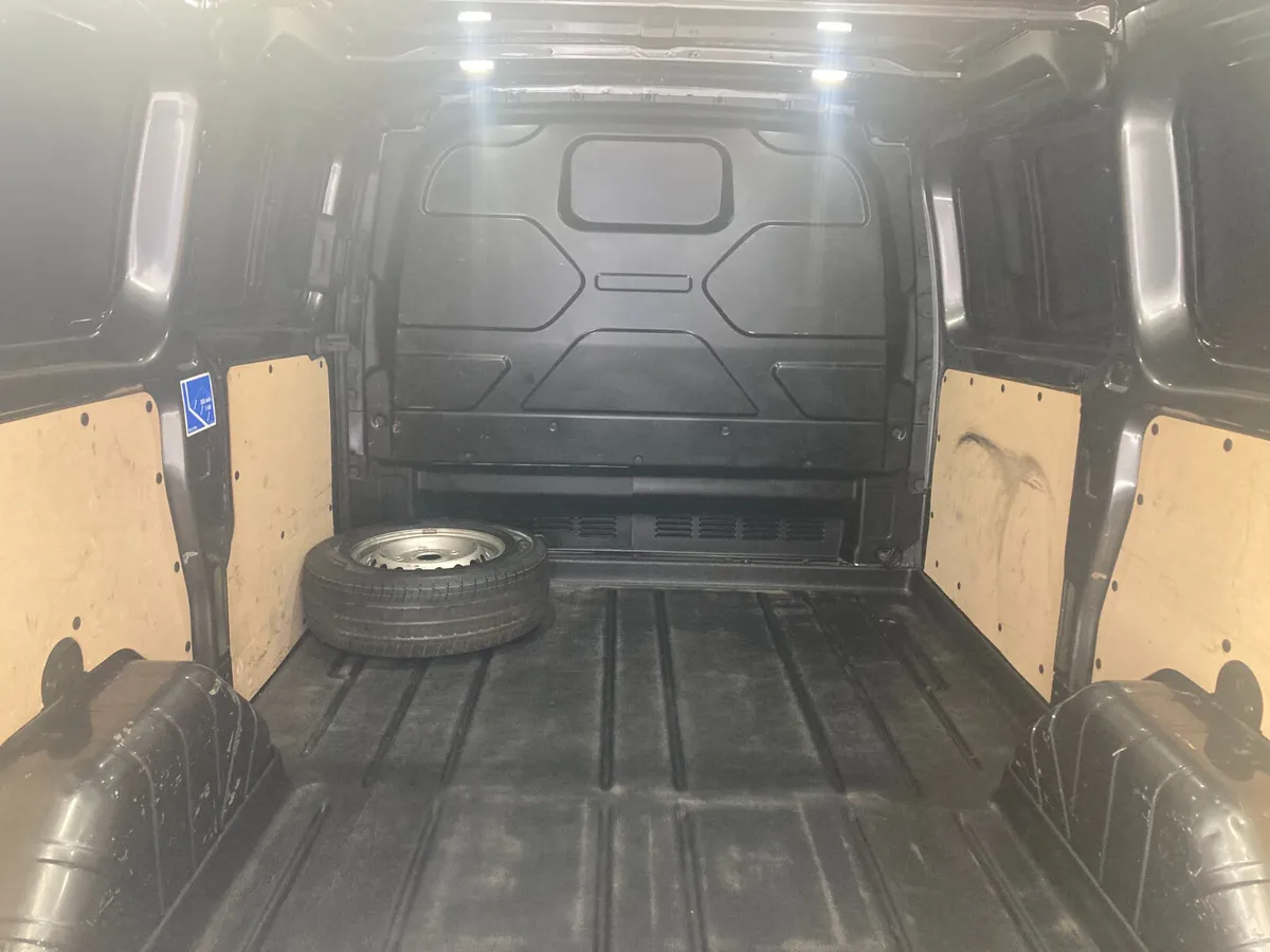 2023 FORD TRANSIT CUSTOM TREND 280 SWB 2.0TD 130PS - Image 4