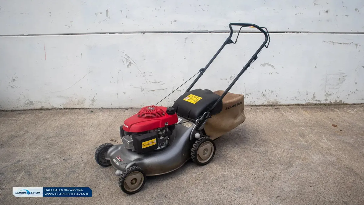 2014 Honda HRG466PKE Push Lawnmower - Image 1