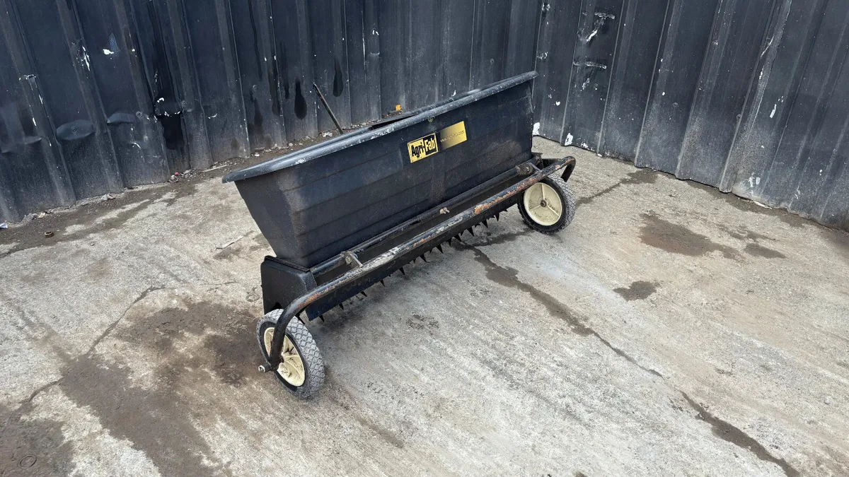 Agri-Fab Seed/ Fertilzer Spreader to suit Quad - Image 4