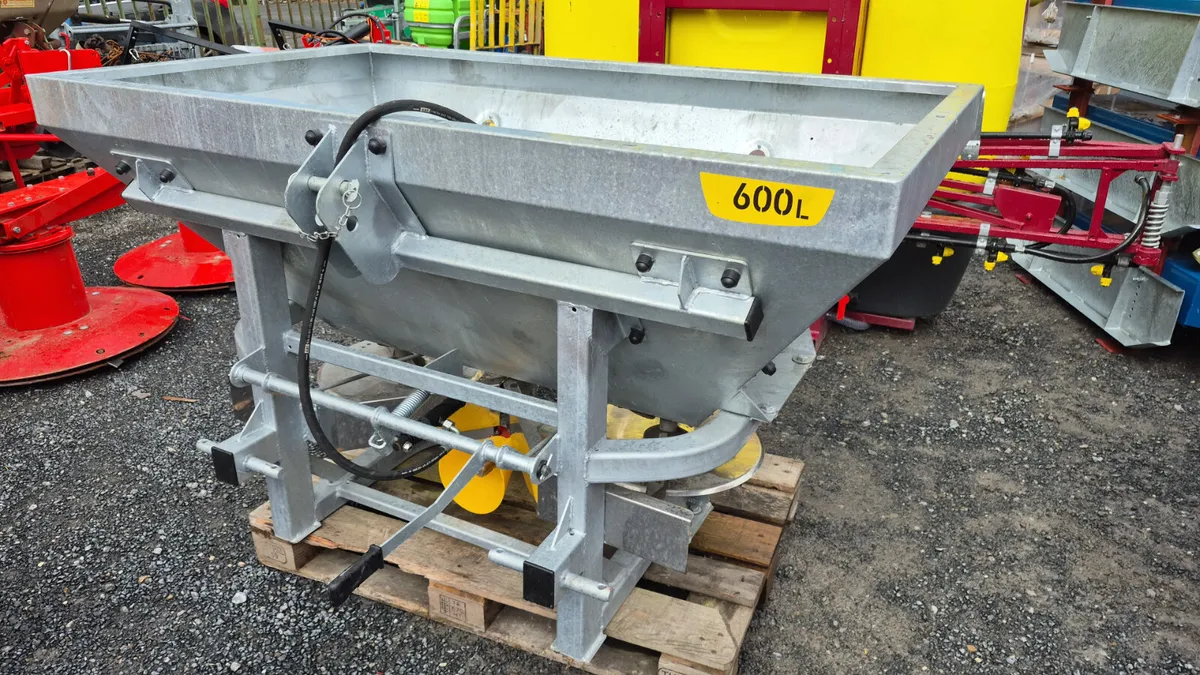 Fertiliser spreader - Image 4