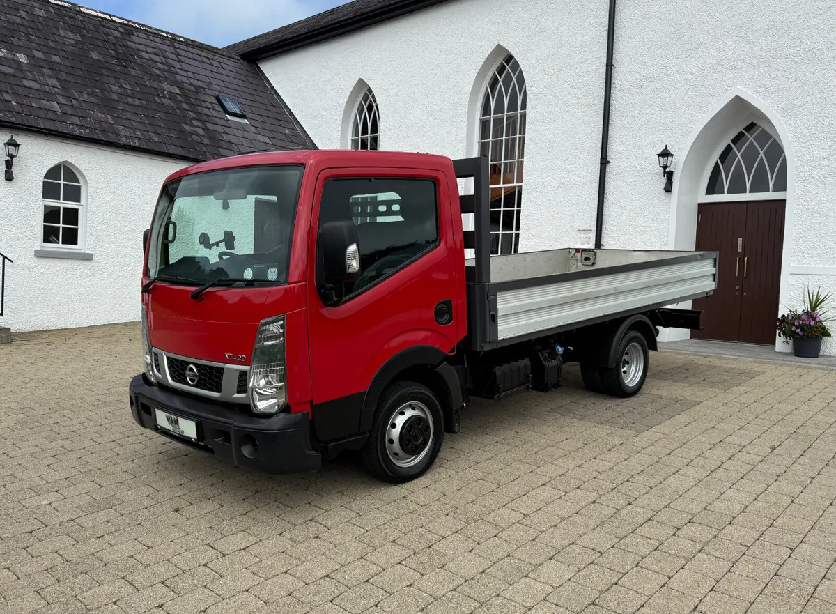 2016 (162) Nissan NT400 Cabstar Twinwheel Dropside - Image 3