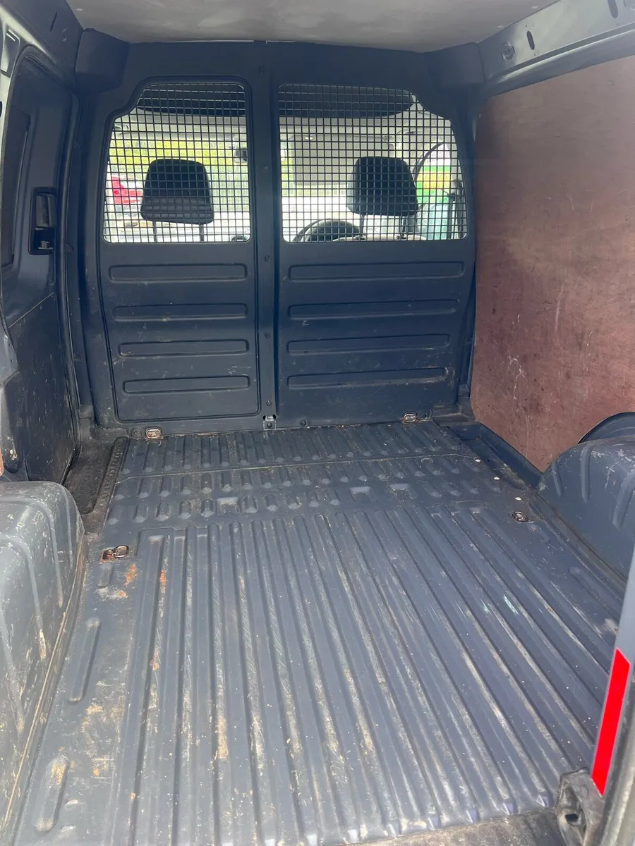 Vw Caddy - Image 4