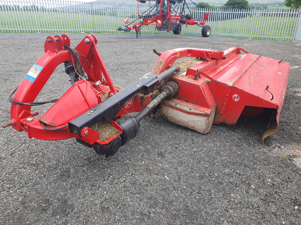Lely 302 Front & Rear - Image 4
