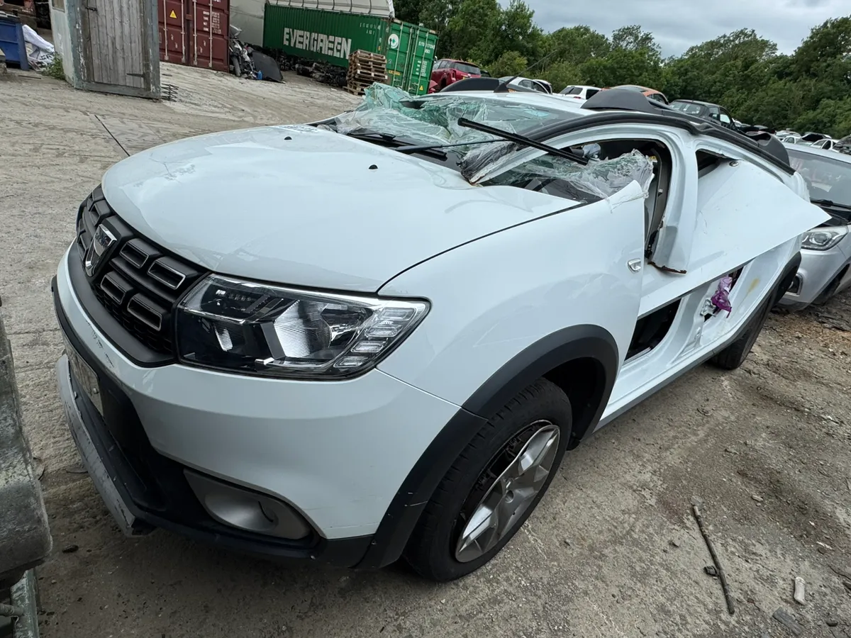 Breaking 2018 Dacia sandero step way 0.9p - Image 2